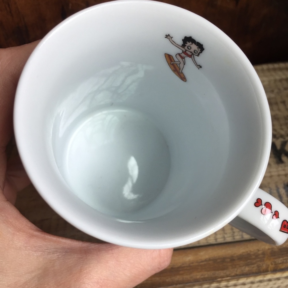 Betty Boop Wipe Out porcelain mug New - Picture 7 of 8